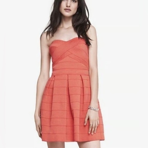 Sans Souci Strapless Coral Dress - Picture 1 of 12